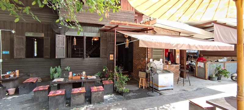 Trok Chang Moi Noodles / Chiang Mai Place mentioned in saved reels