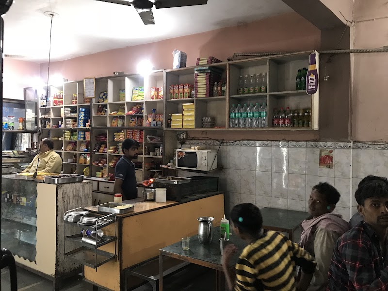 Tyagi Ji Mithai Wale / Moti Bazaar Place mentioned in saved reels