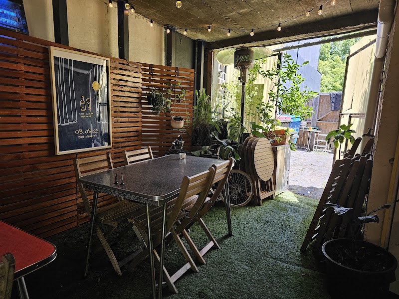 Udom House / North Melbourne