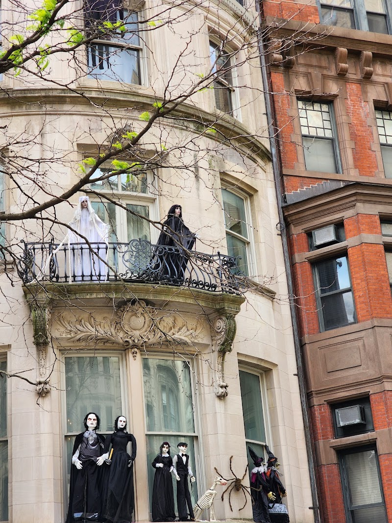 Upper East Side / New York Place mentioned in saved reels