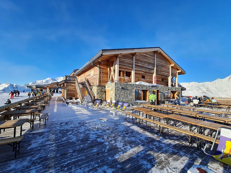 Val d'Isère / France Place mentioned in saved reels