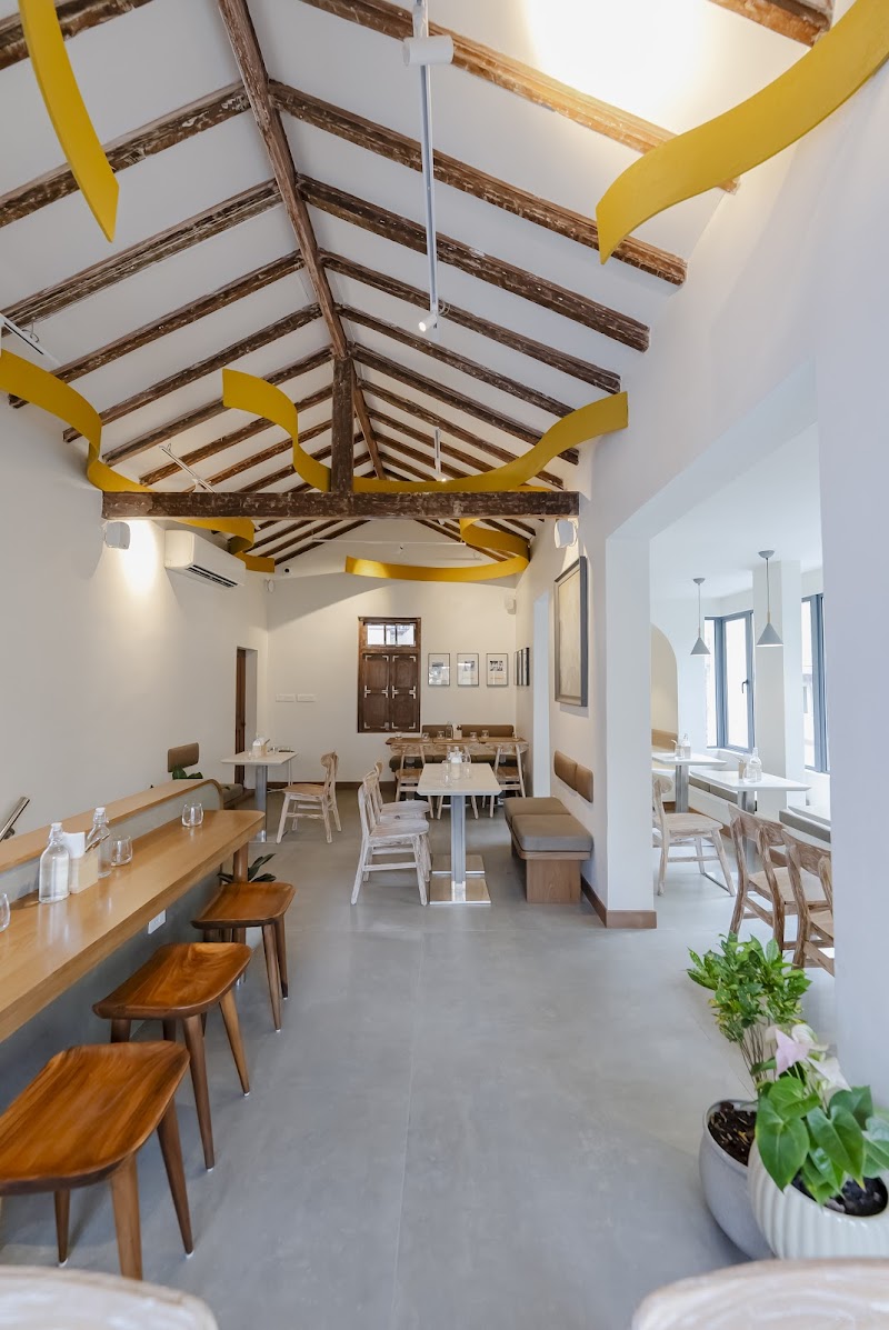 Vanilla Miel / Pali Village