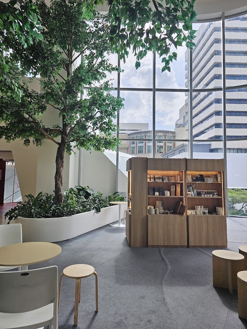 VE/LA coffee / Central Embassy