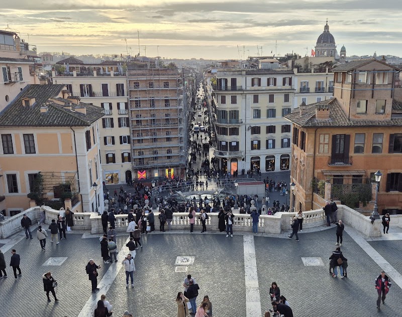 Via dei Condotti / Roma