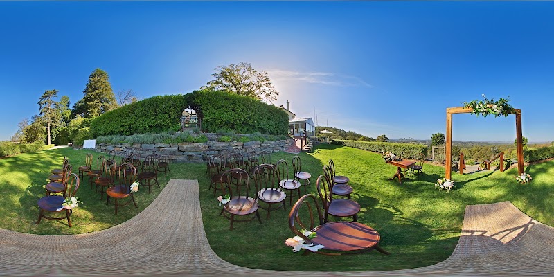 Vineyard stays / Australia