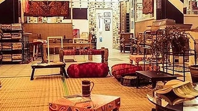 Waari Book Cafe / Kothrud