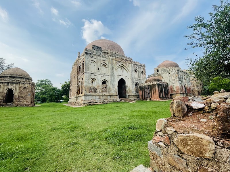 Wazirpur Monument Complex / Delhi