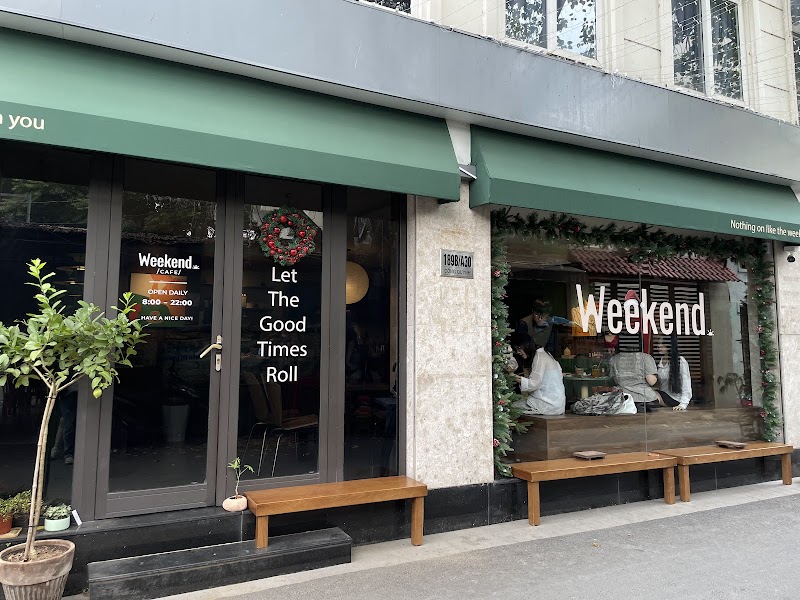 Weekend Cafe Saigon / Saigon