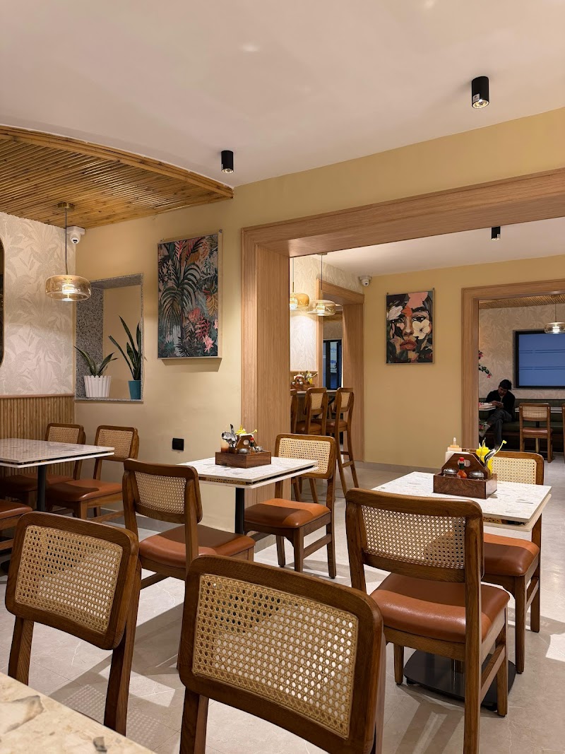 Wongdhen Cafe / Majnu Ka Tila