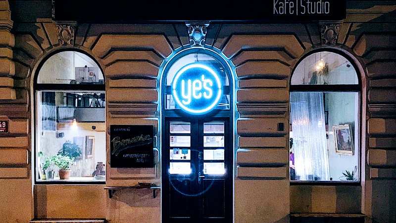 Ye’s kafe | studio / Prague