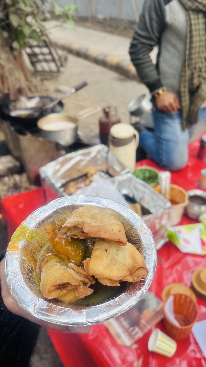 Yogesh Mini Samosa / Connaught Place Place mentioned in saved reels