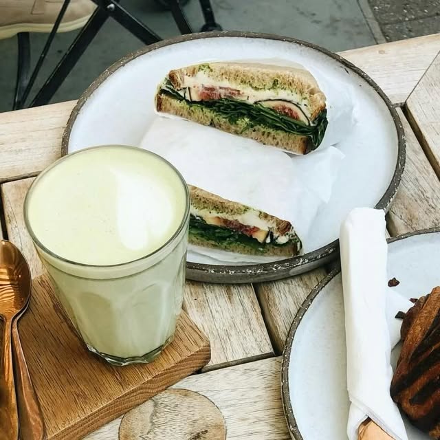 Amazing London Cafes thumbnail