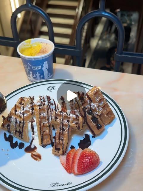 Chicago Holiday Desserts thumbnail