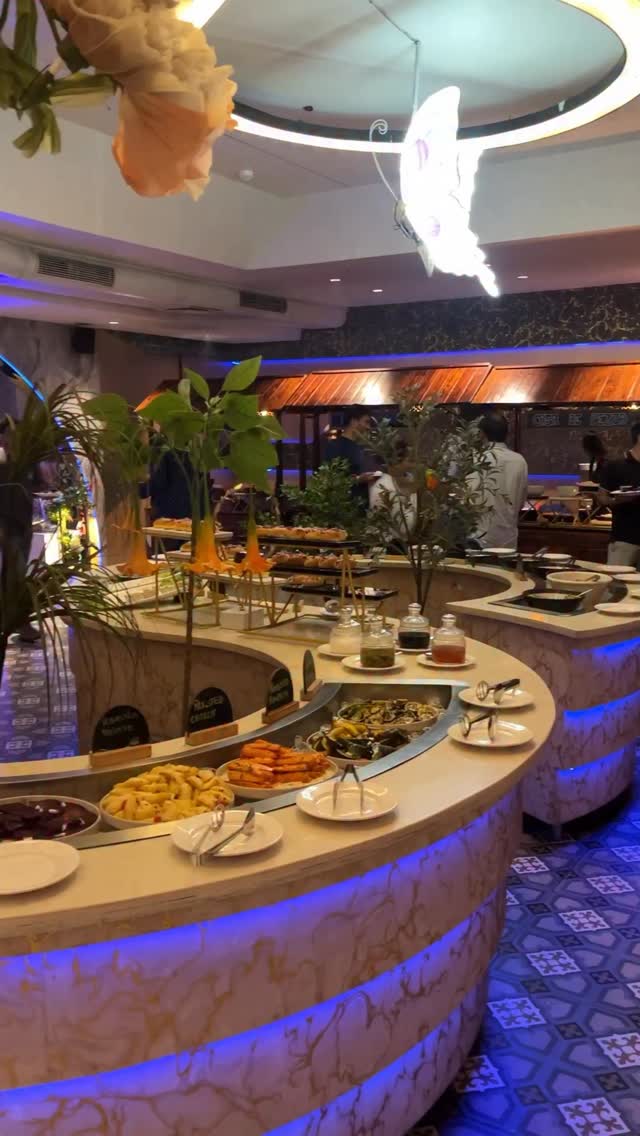 Massive Global Buffet Experience thumbnail