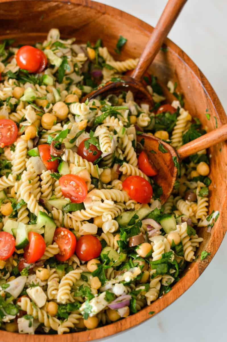 Greek Chickpea Pasta Salad thumbnail