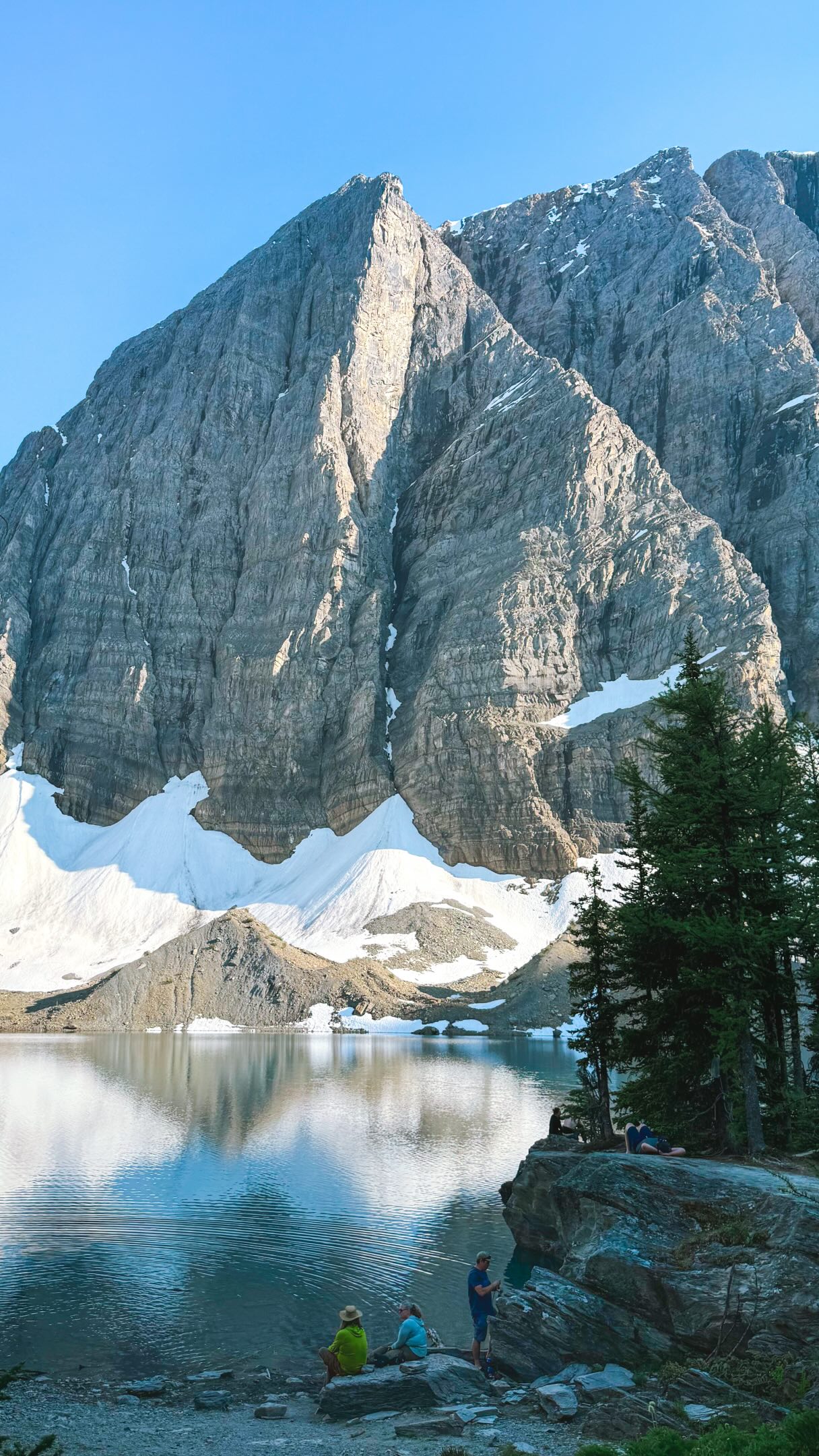 Stunning Mountain Lake View thumbnail